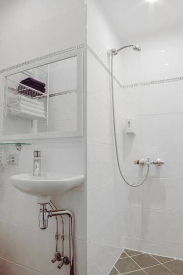 Фото номера Улучшенный двухместный номер с 1 кроватью Гостевой дом Vallery Guest House г. Бигауньциемс 7